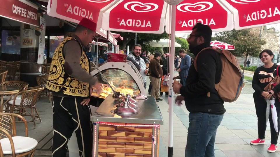 Turkish ice cream revenge!
// હવે મારો વારો // આ’ય બેટા //
When the Turkish Ice Cream guy meets a Gujarati!

#Gujjubhai #Karma #TurkishIceCream
PS: He did enough to lure me for an ice cream.